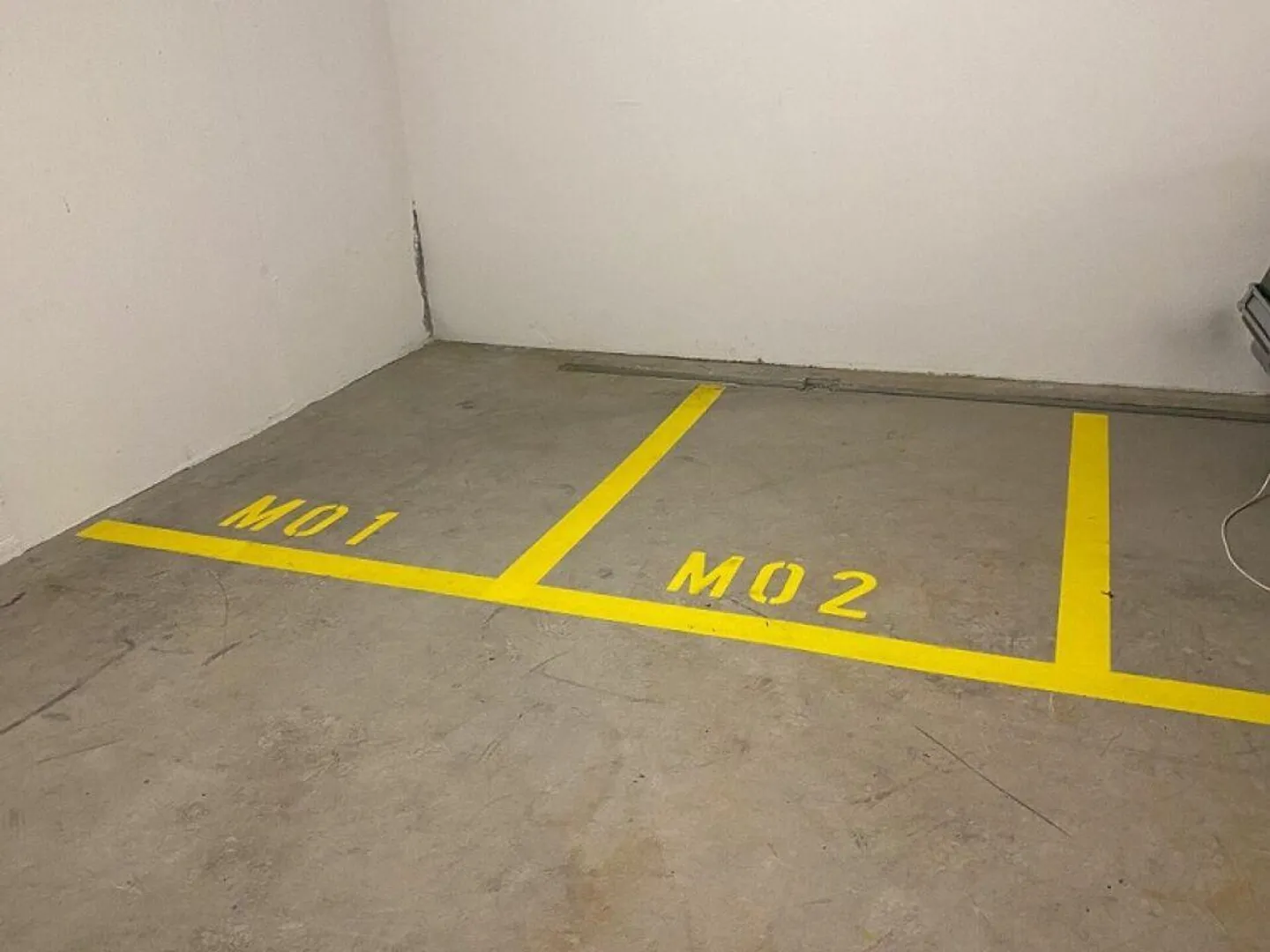 Espace de stationnement pour motos à louer - Photo 1 sur 4