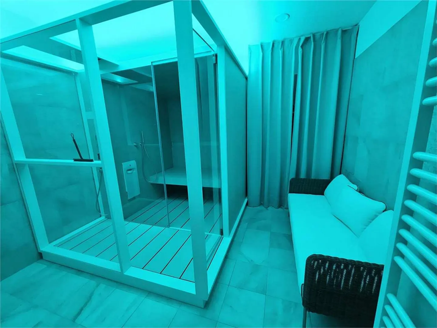 Vezia, splendida villa con piscina interna - Foto 11 di 13