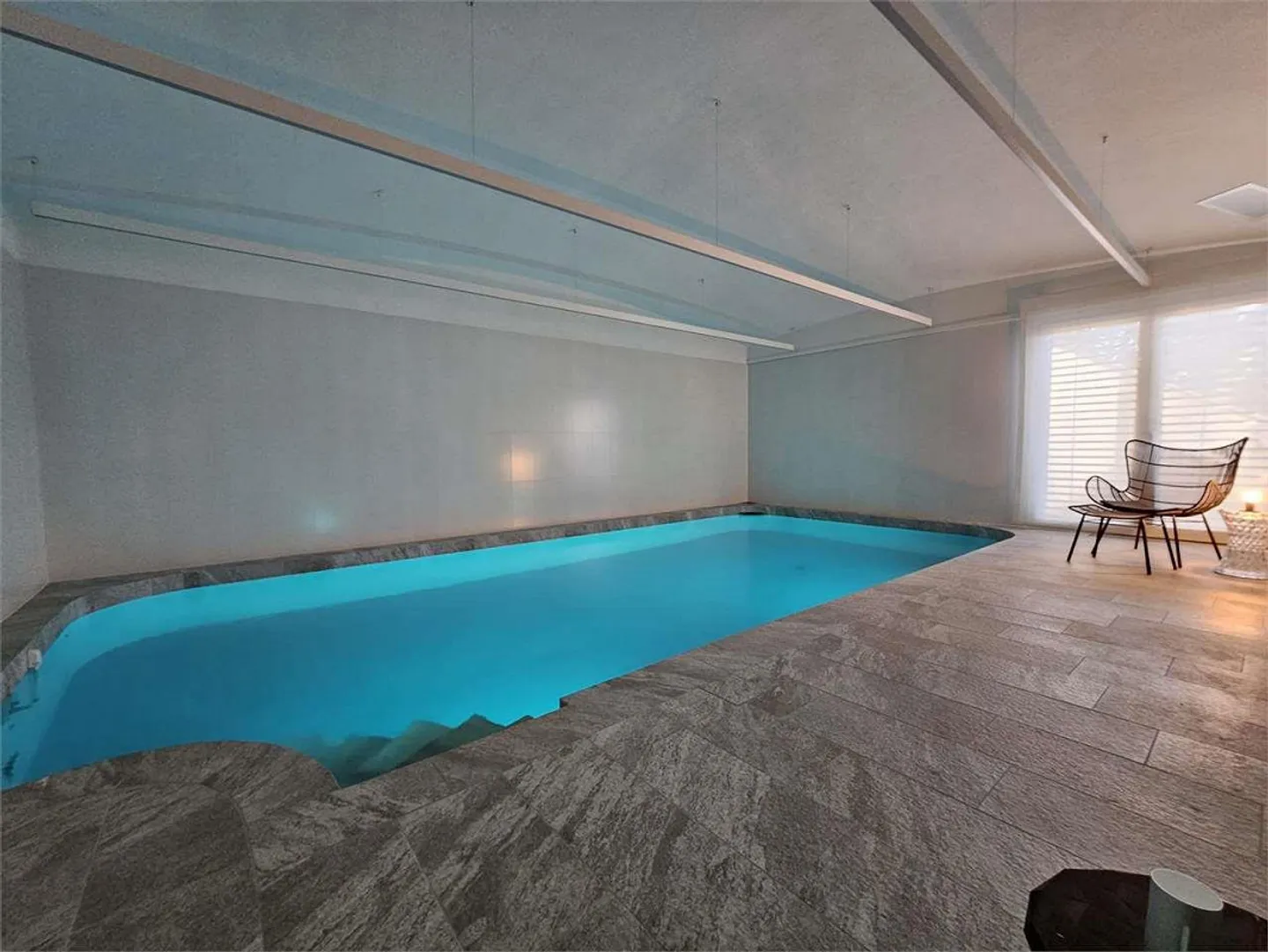 Vezia, splendida villa con piscina interna - Foto 3 di 13