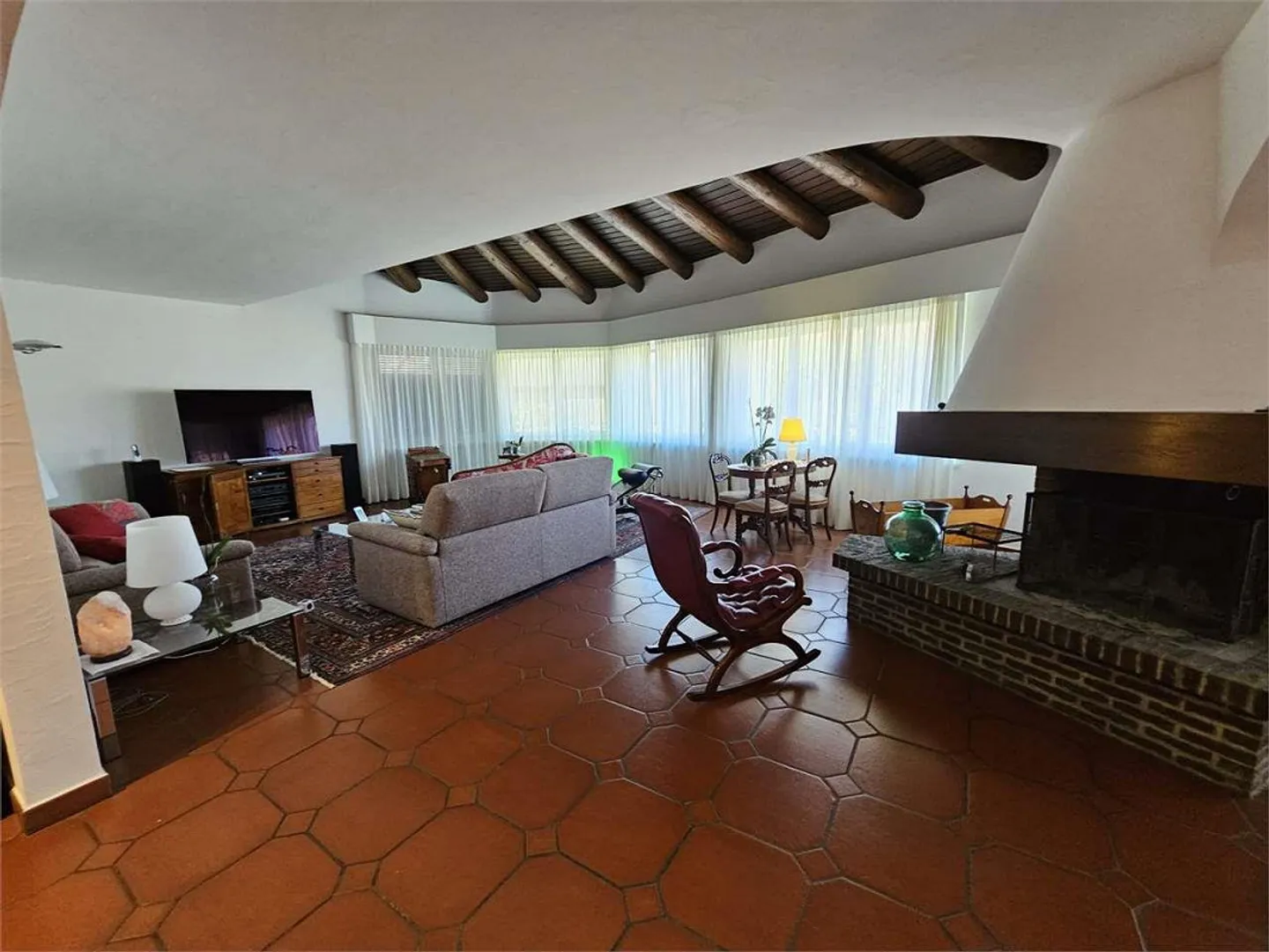 Vezia, splendida villa con piscina interna - Foto 4 di 13