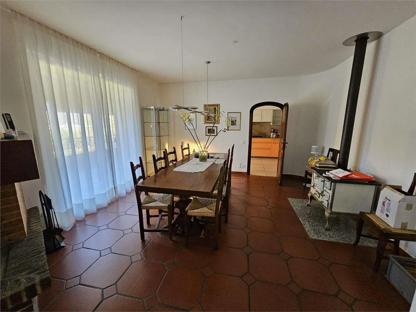 Vezia, splendida villa con piscina interna - Foto 5 di 13