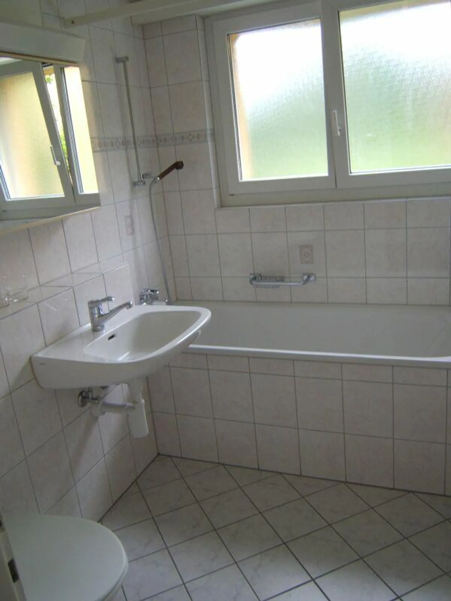 Appartement 3 pièces ensoleillé et confortable au dernier étage avec balcon - Photo 4 sur 5