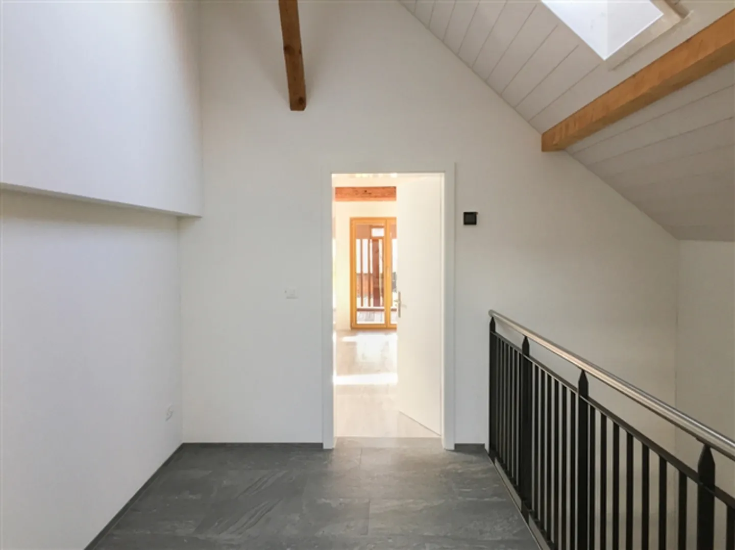 4.5-Room Duplex Apartment with Lots of Charm - Photo 7 of 11