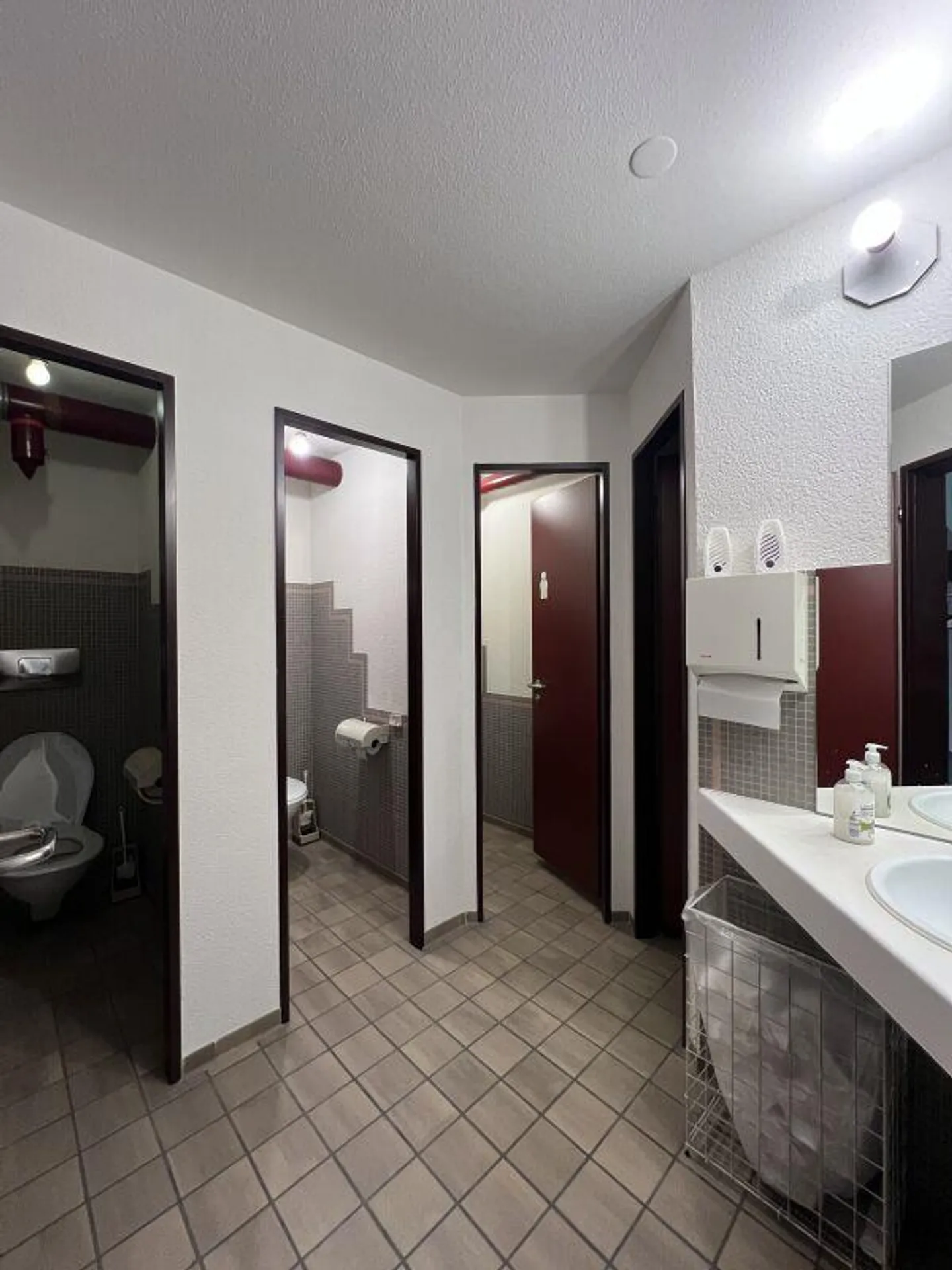 Attraktive Bürofläche an zentraler Lage in Herblingen  319 m² - Foto 11 von 13