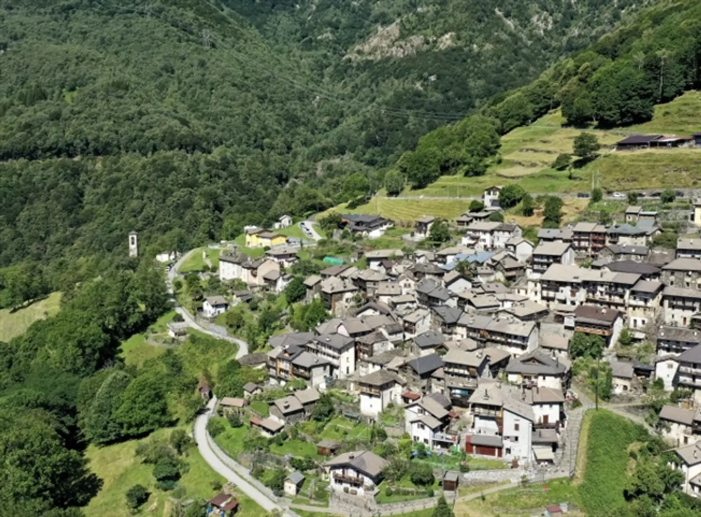 «Accogliente casa nel nucleo di 4.5 locali / Gemütliches 4.5-Zimmer-Dorfhaus (Ferienhaus-rustico)» - Foto 1 di 15