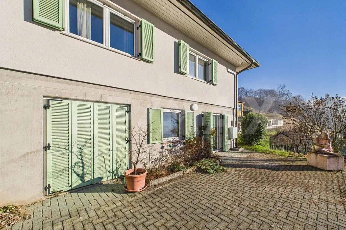 Moderne Familienhaus mit Weinberg - Foto 3 von 13