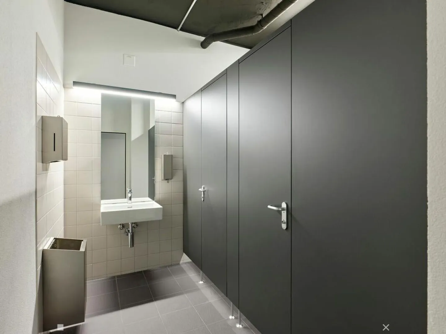 Pronto per il tuo successo - Spazio commerciale moderno in posizione privilegiata! - Foto 6 di 11