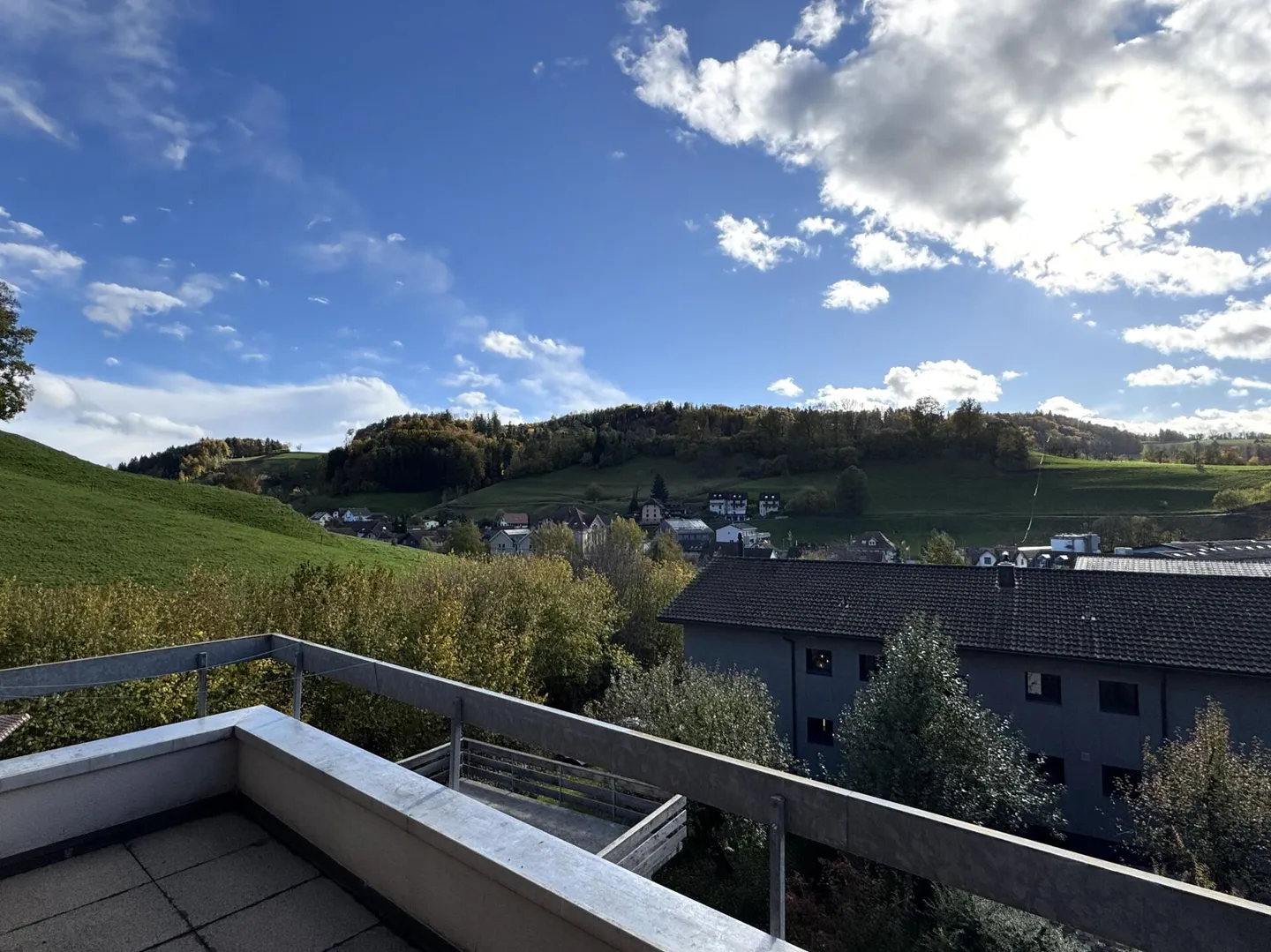 Vollvermietetes Mehrfamilienhaus mit 6 Wohneinheiten zu verkaufen - Foto 2 von 21