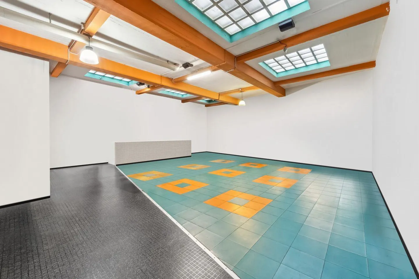 Espace commercial attrayant près de Bad. Bahnhof - Photo 2 sur 8