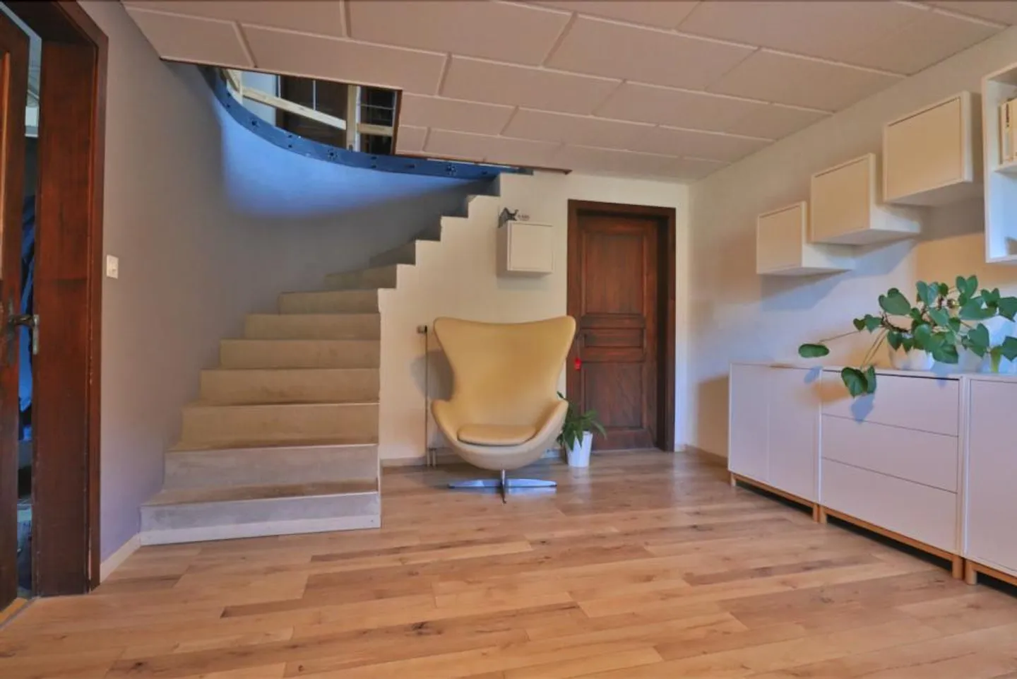 Casa familiare con circa 290 m2 di superficie utile - Foto 6 di 13