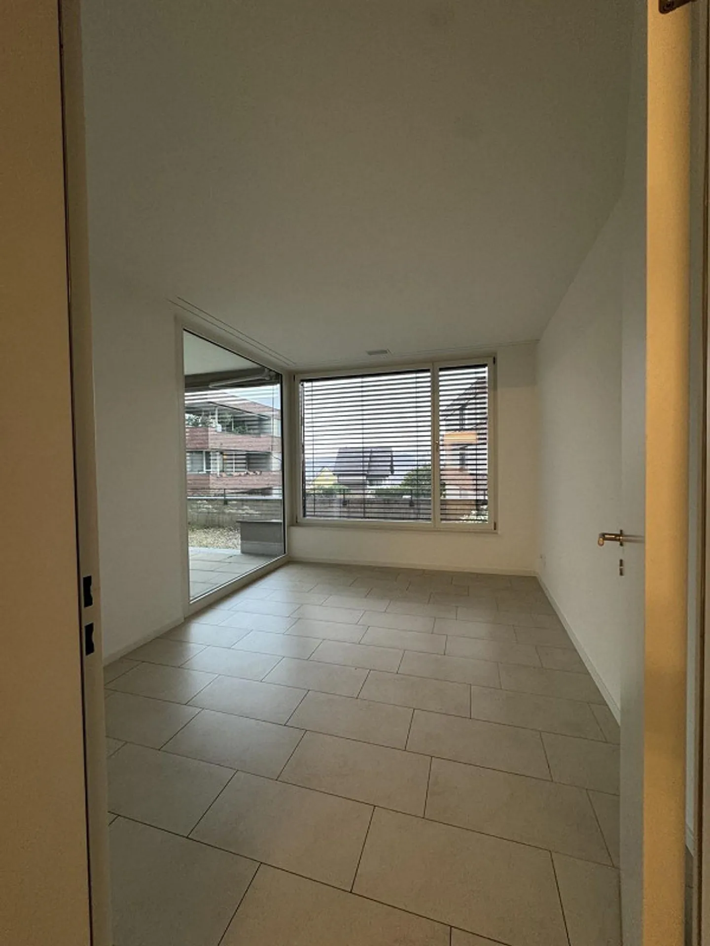 Appartamento moderno ed esclusivo con balcone soleggiato - Foto 5 di 11