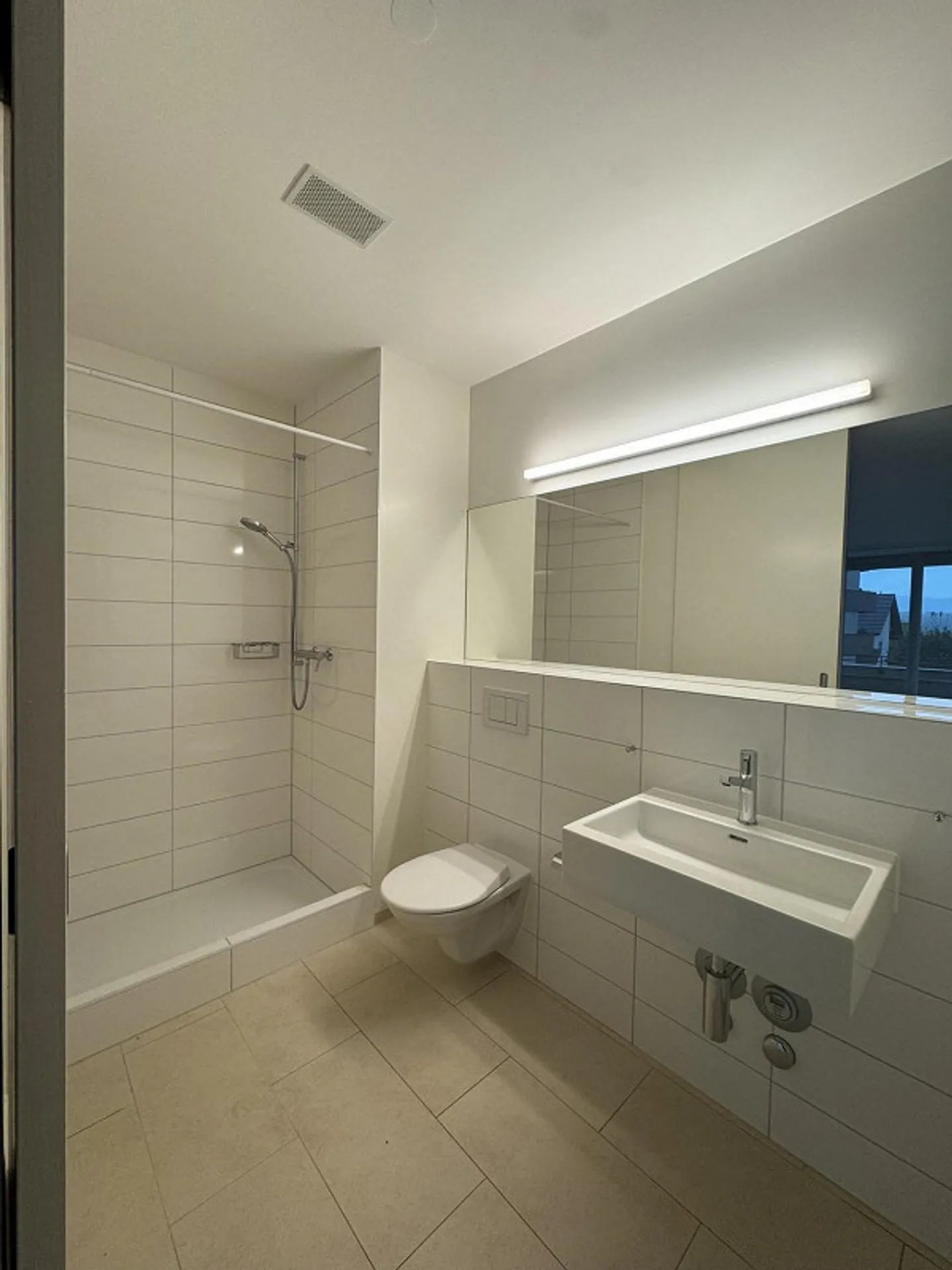 Appartamento moderno ed esclusivo con balcone soleggiato - Foto 6 di 11