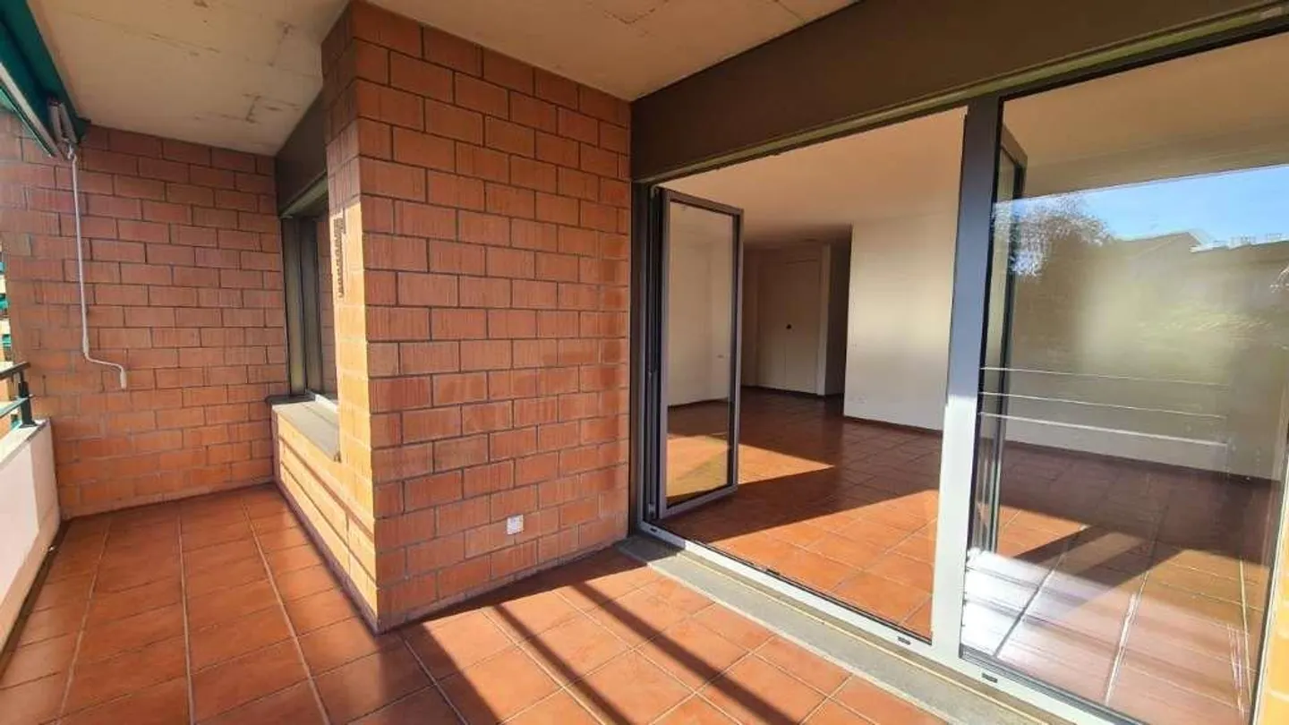 Appartamento luminoso 4.5 locali - Foto 2 di 10