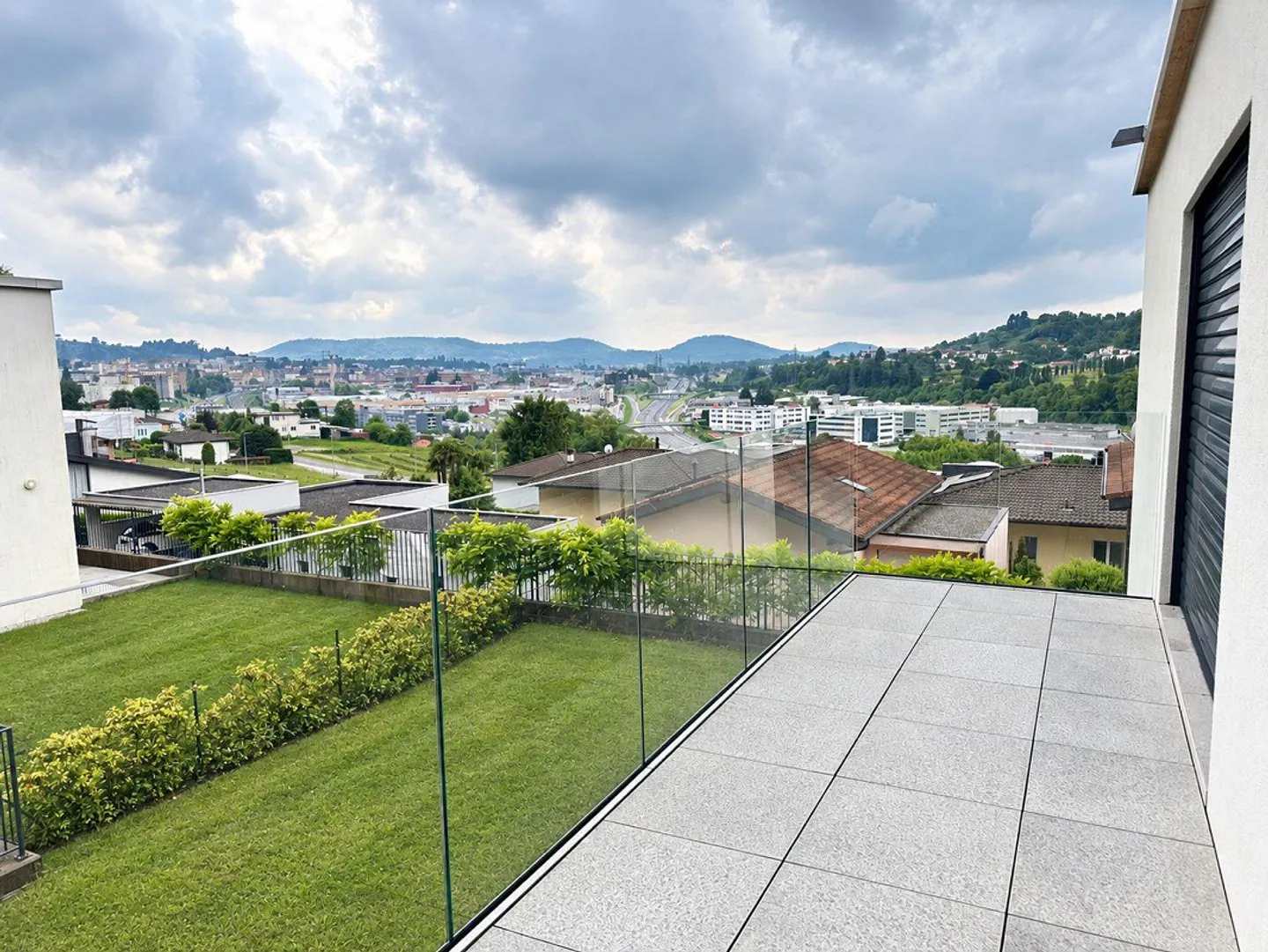 MENDRISIO - Appartement spacieux de 4,5 pièces avec bureau, buanderie... - Photo 5 sur 14