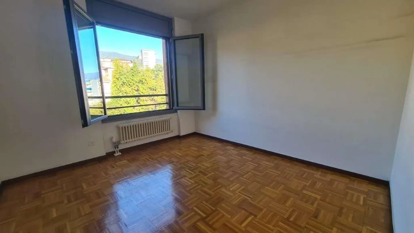 Appartamento luminoso 4.5 locali - Foto 8 di 10