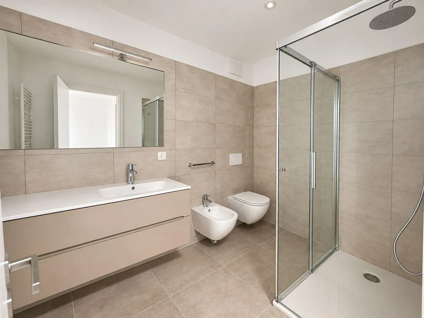 MENDRISIO - Appartement spacieux de 4,5 pièces avec bureau, buanderie... - Photo 9 sur 14