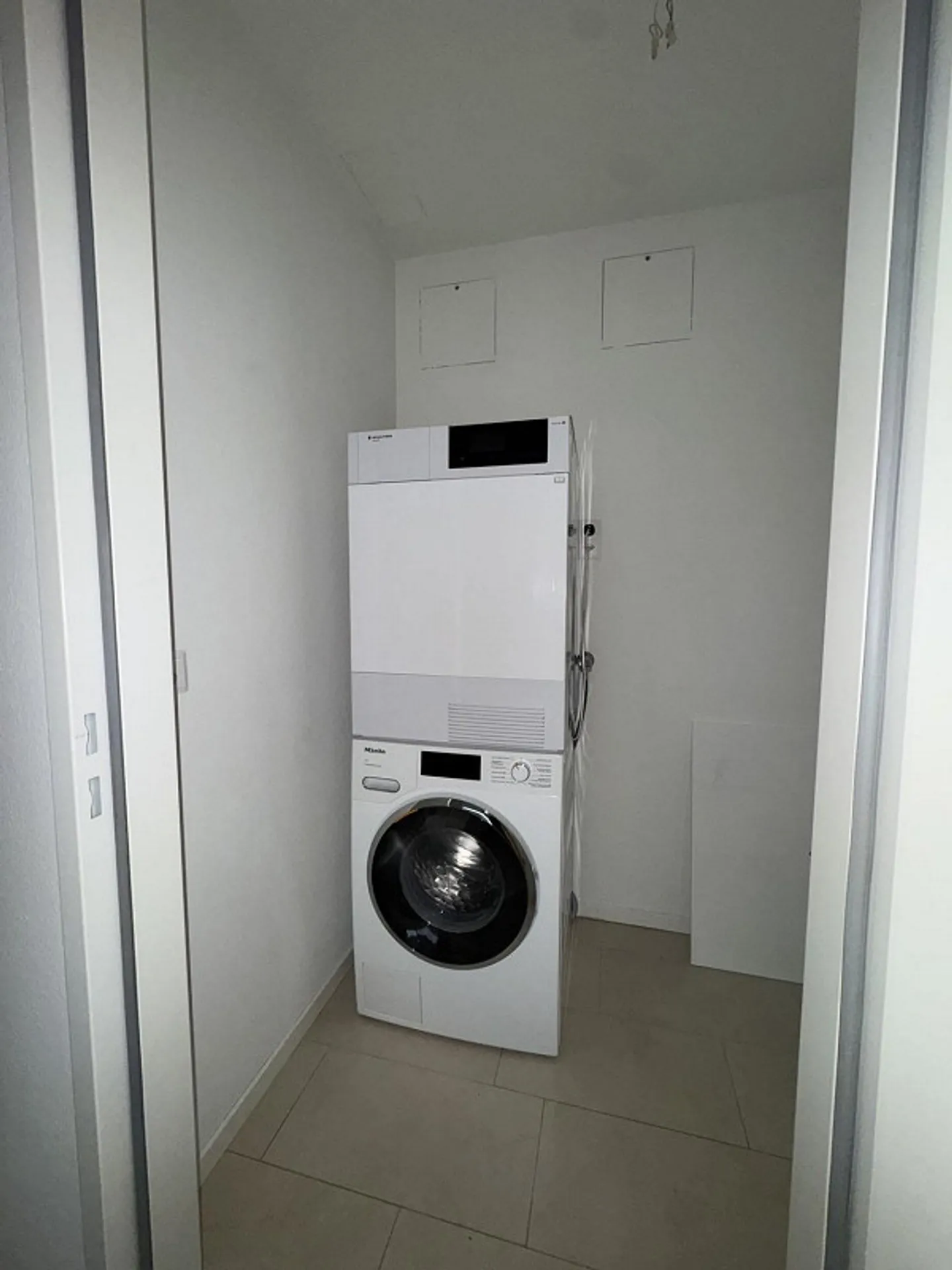 Appartamento moderno ed esclusivo con balcone soleggiato - Foto 8 di 11