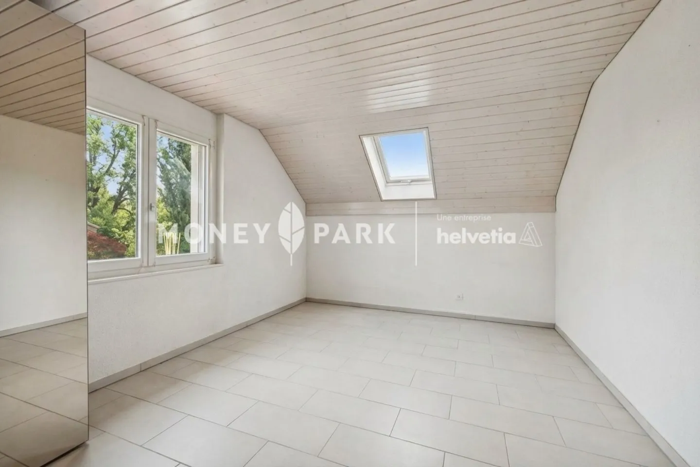 Charming Villa with Lake View - Photo 5 of 14