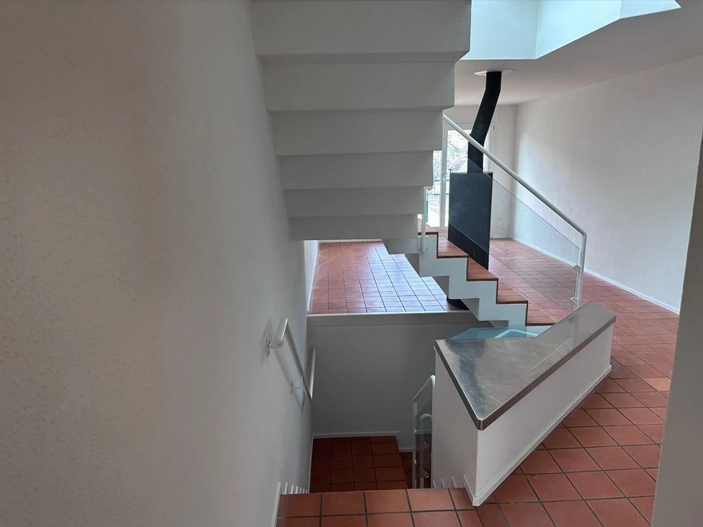 Appartamento maisonette luminoso di 4,5 stanze (124 m²) ad Adliswil – Disponibile immediatamente - Foto 2 di 9