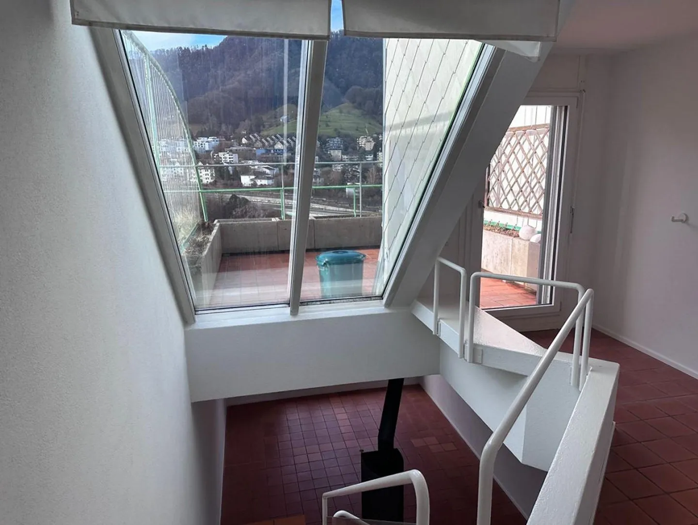 Appartamento maisonette luminoso di 4,5 stanze (124 m²) ad Adliswil – Disponibile immediatamente - Foto 5 di 9