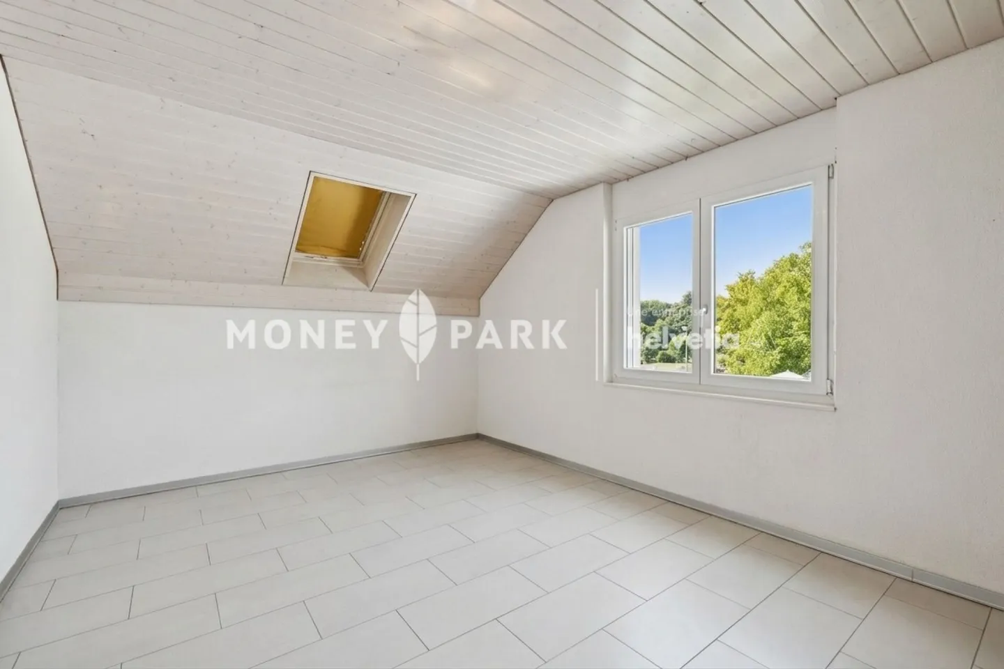 Charming Villa with Lake View - Photo 7 of 14