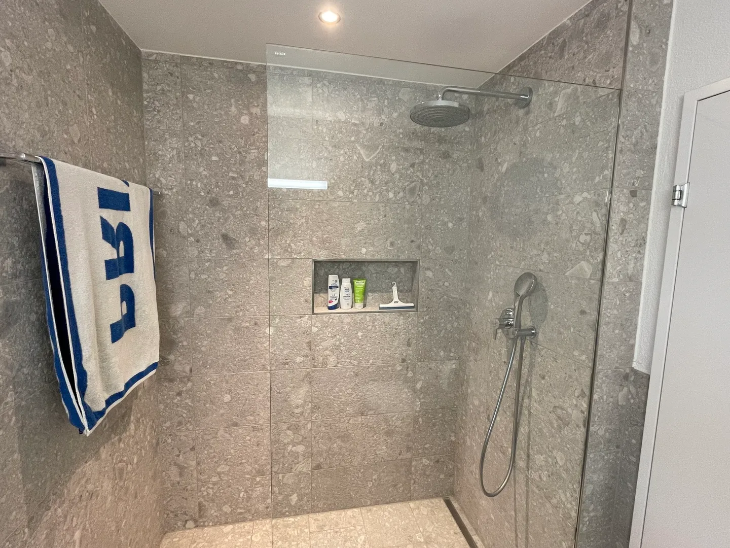 APPARTAMENTO 4½ STANZE A GRÜNINGEN (ZH), ARREDATO, TEMPORANEO - Foto 7 di 10