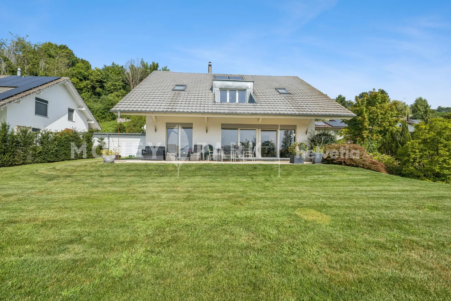 Charming Villa with Lake View - Photo 12 of 14