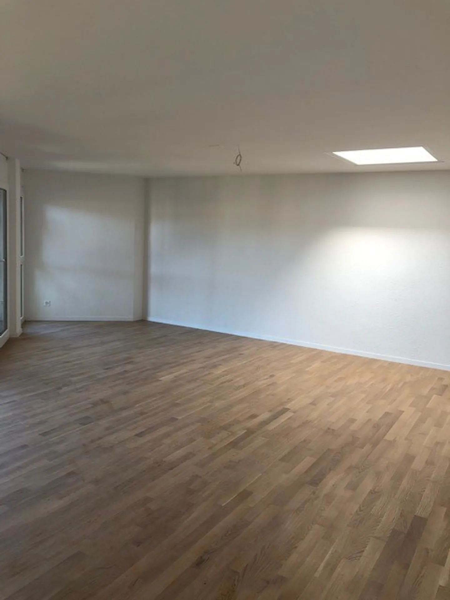 Beautiful apartment in a well-maintained building! - Photo 1 of 3
