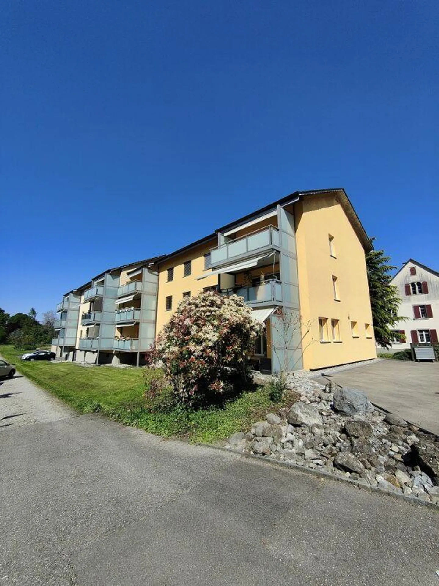 Sanierte Wohnung mit Rheinblick - Foto 1 von 11