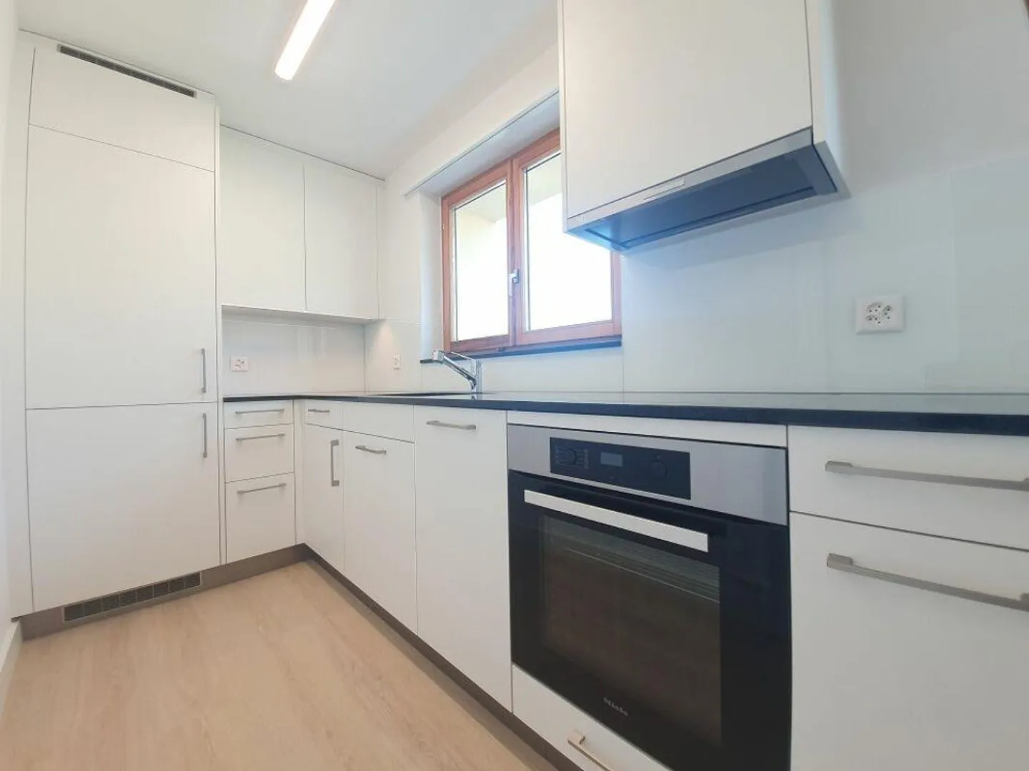 Sanierte Wohnung mit Rheinblick - Foto 2 von 11