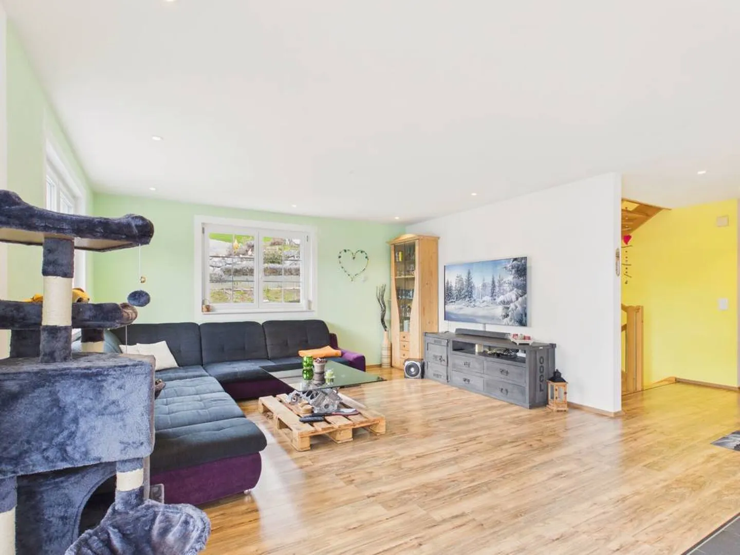 Grosszügiges Einfamilienhaus mit Blick ins Grüne - Foto 6 von 15