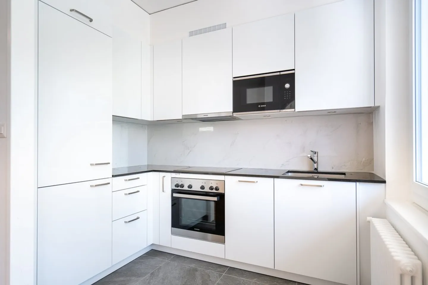 Studio Moderno con Terrazza Privata - Foto 6 di 9