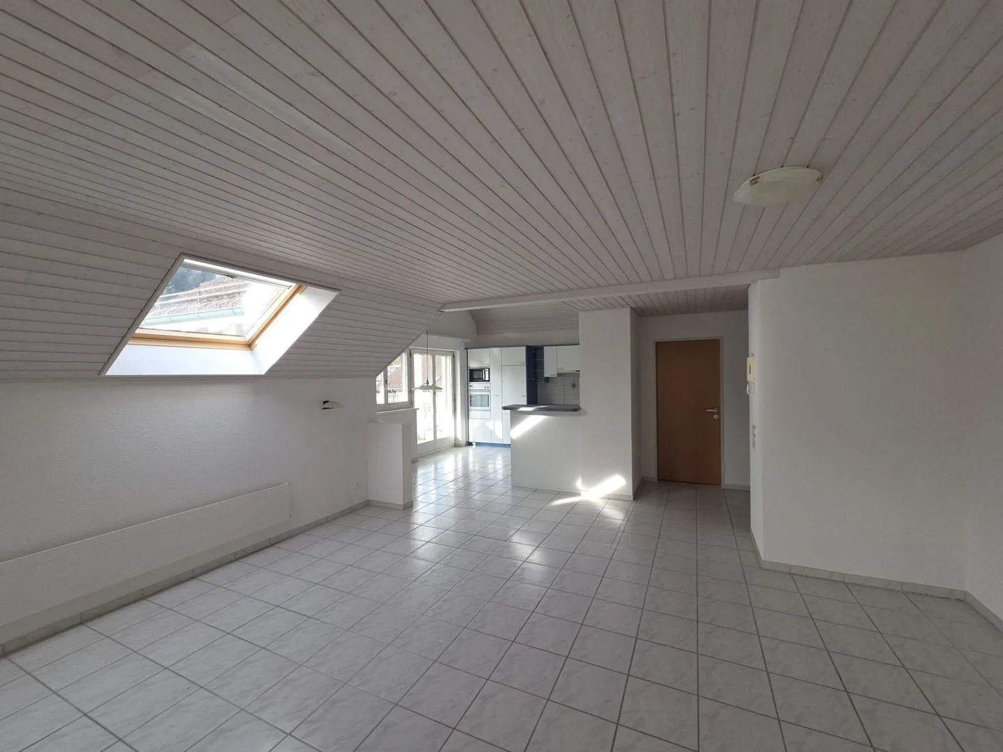 Spacious Dachwohnung in Dussnang - Photo 5 of 16