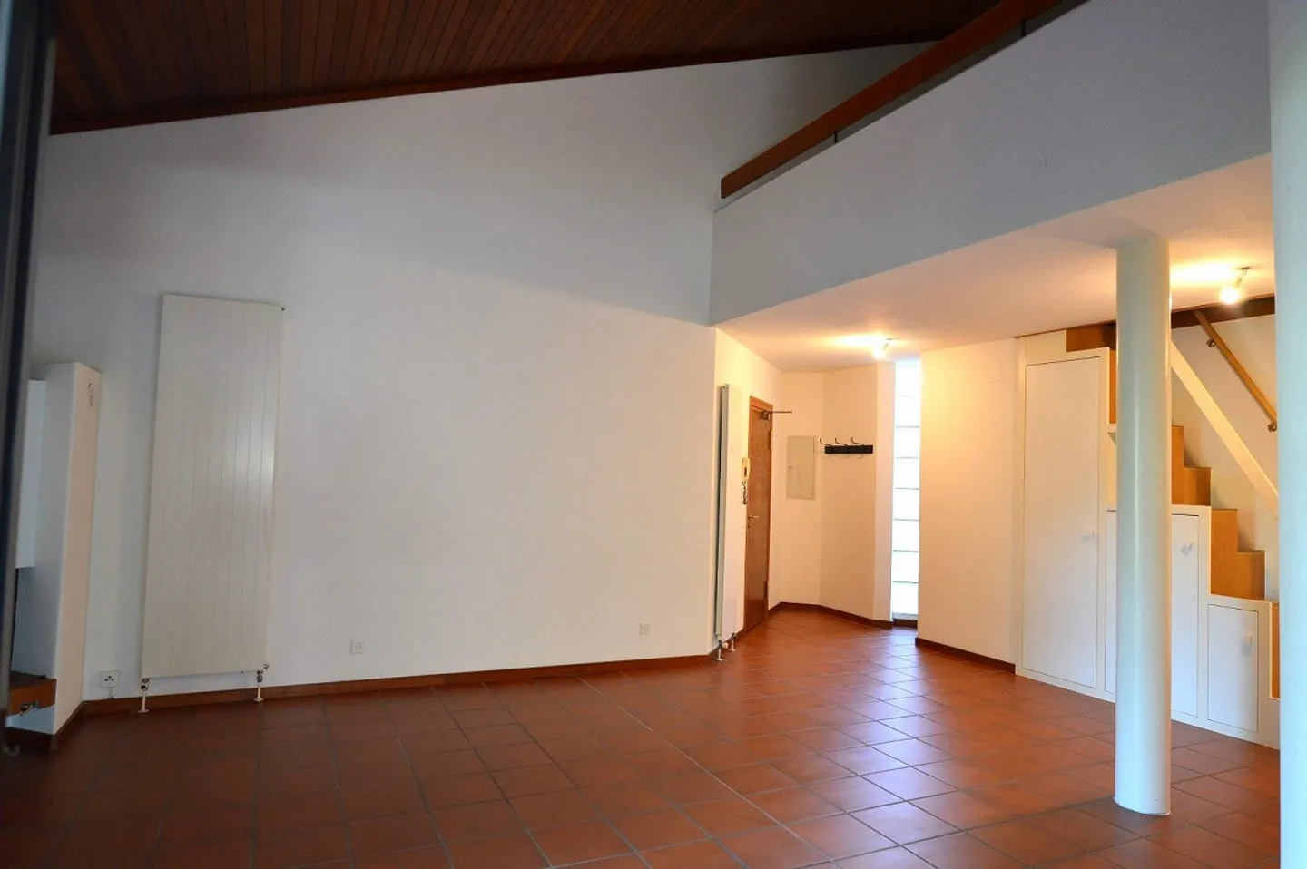 5.5-ROOM DUPLEX APARTMENT WITH TERRACE IN A QUIET GREEN AREA - Photo 8 of 13