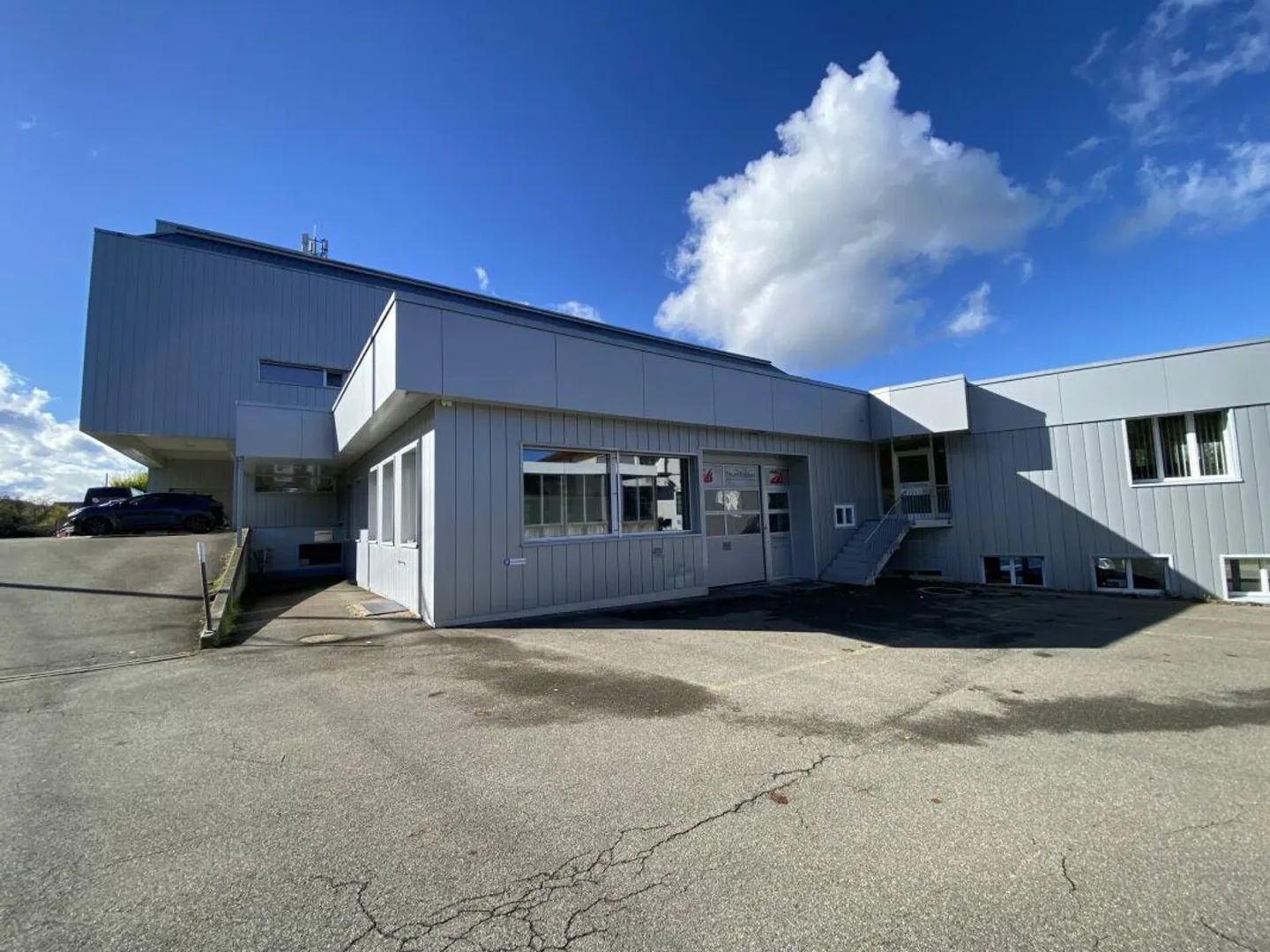 Espace commercial à louer - Photo 2 sur 9