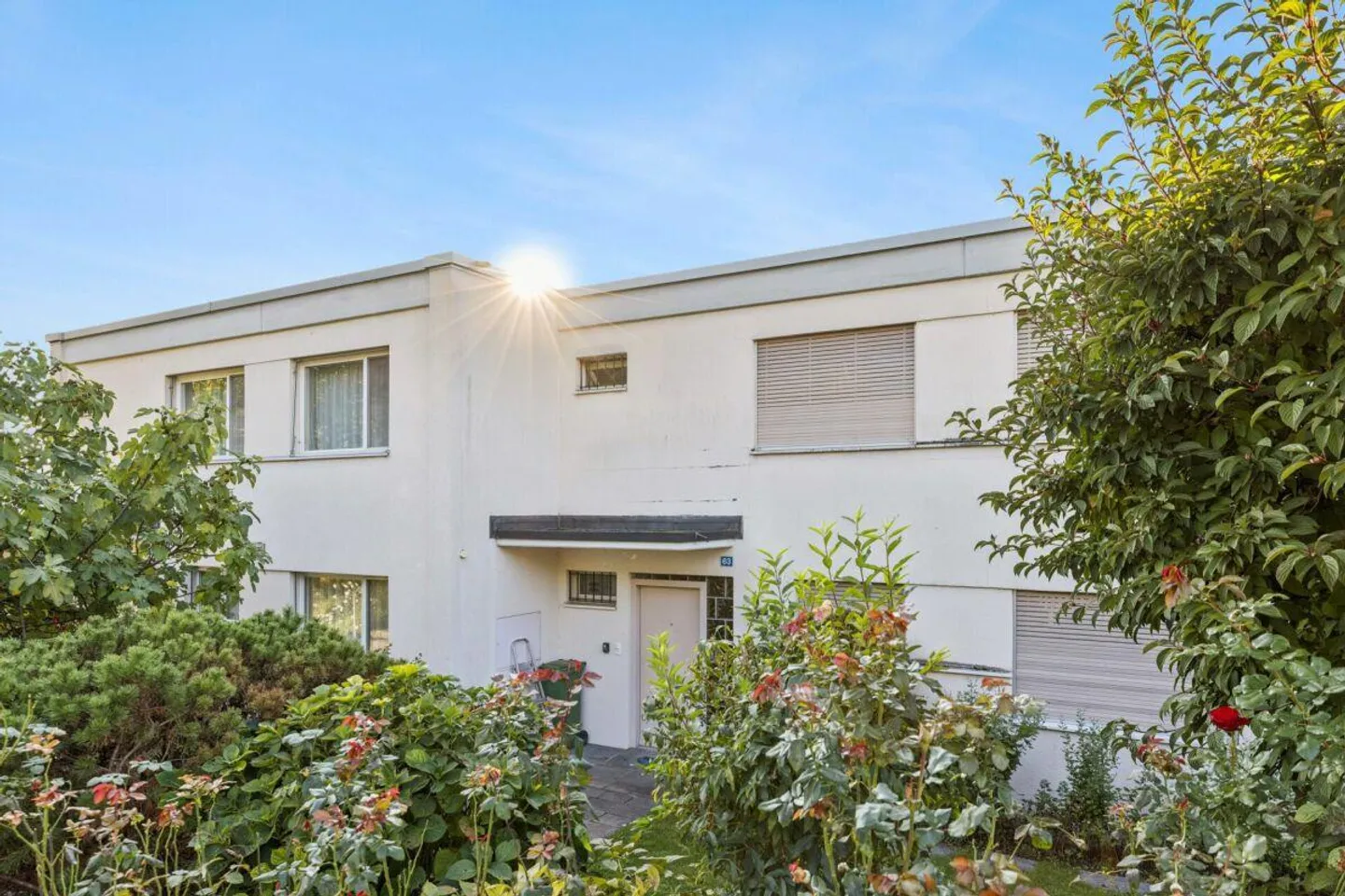 Living with a dream view of the lake in Oberwil - Photo 2 of 30