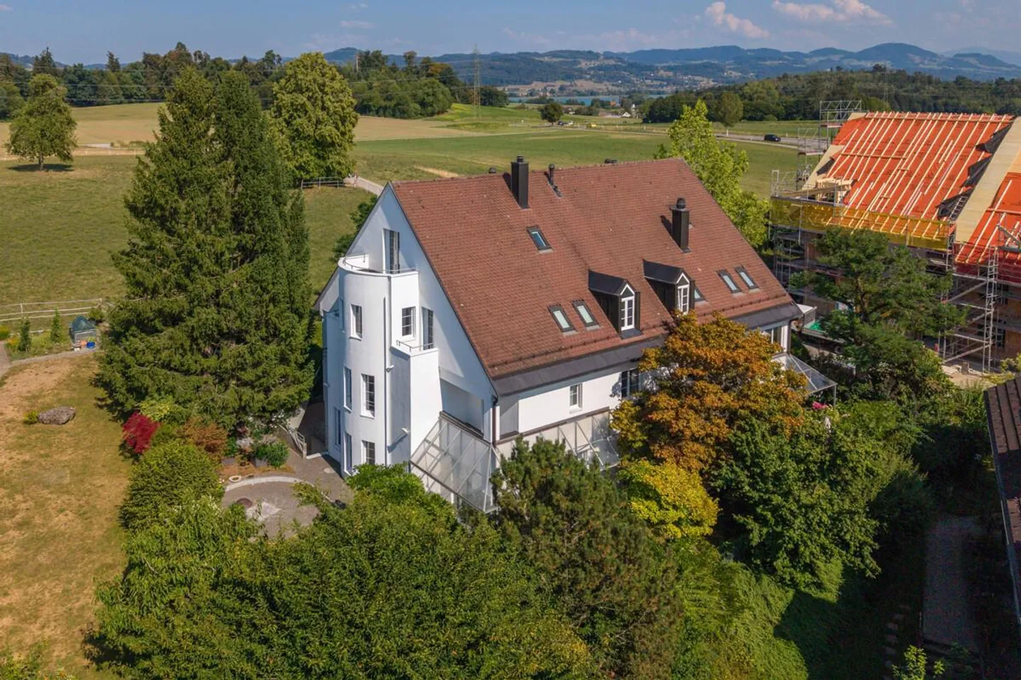 Wermatswil : maison jumelée spacieuse avec jardin - Photo 5 sur 6