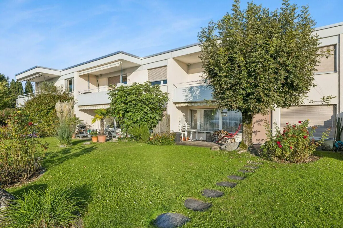 Living with a dream view of the lake in Oberwil - Photo 5 of 30