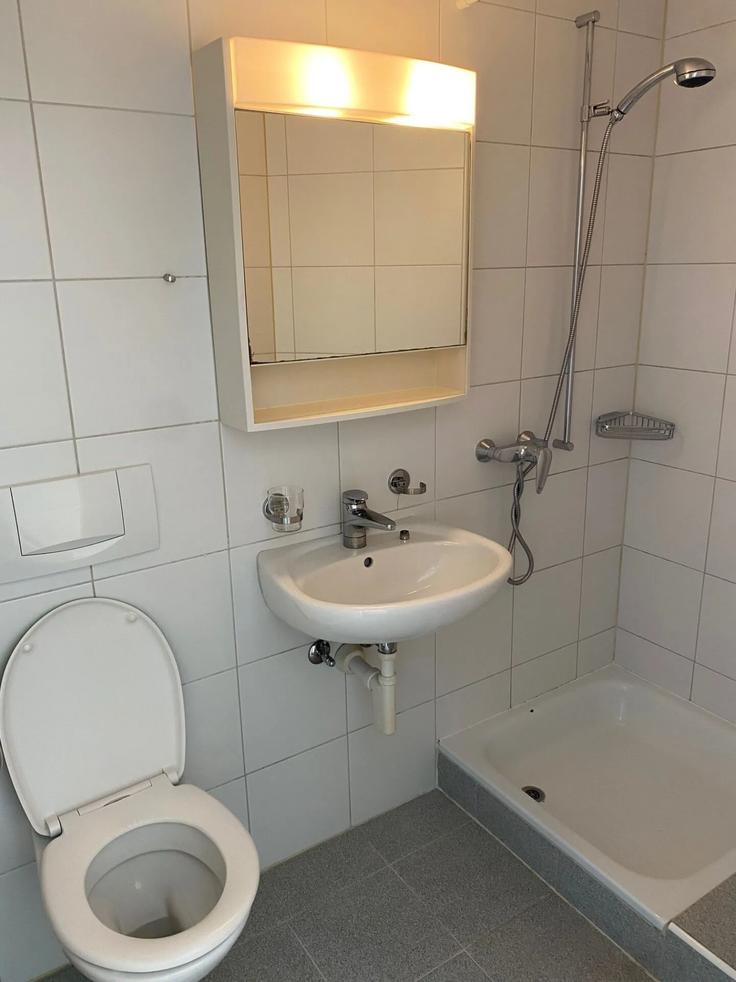 Ampio appartamento giardino di 4,5 stanze con area salotto coperta - Foto 9 di 12