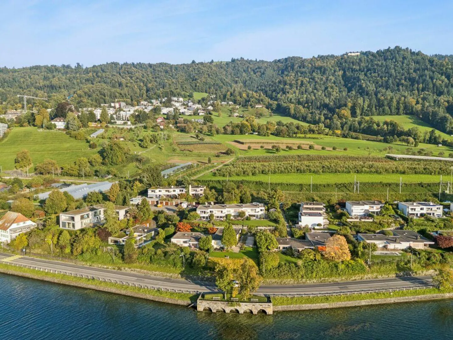 Living with a dream view of the lake in Oberwil - Photo 10 of 30