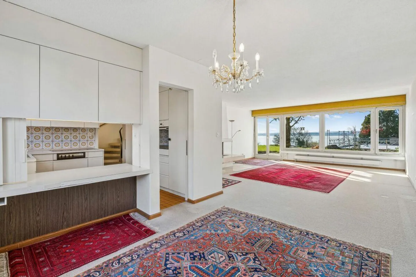 Living with a dream view of the lake in Oberwil - Photo 13 of 30