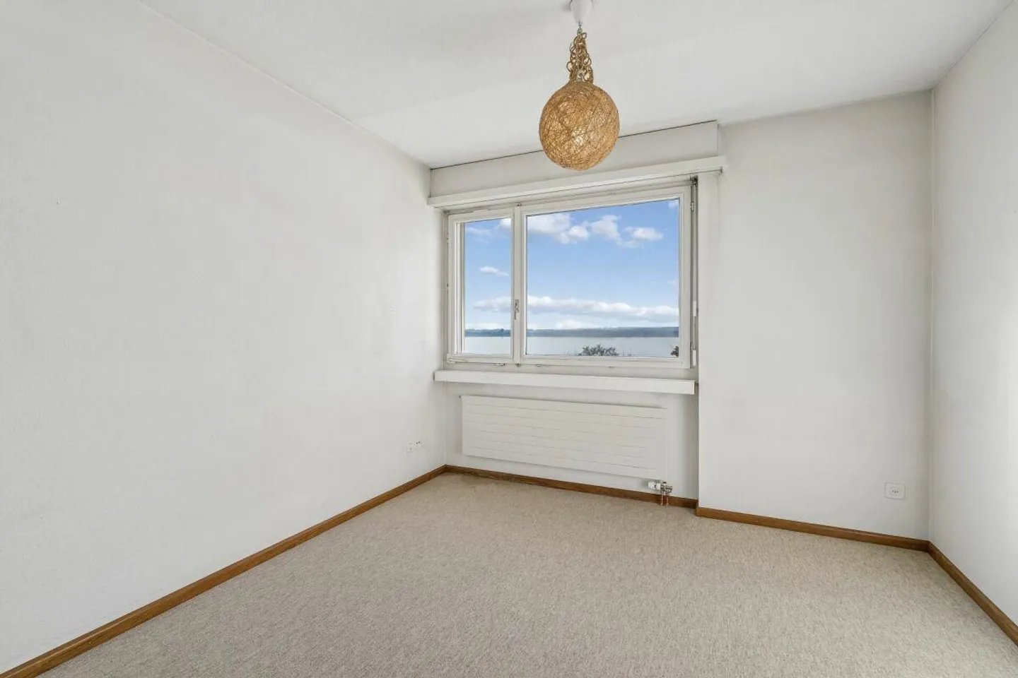 Living with a dream view of the lake in Oberwil - Photo 23 of 30