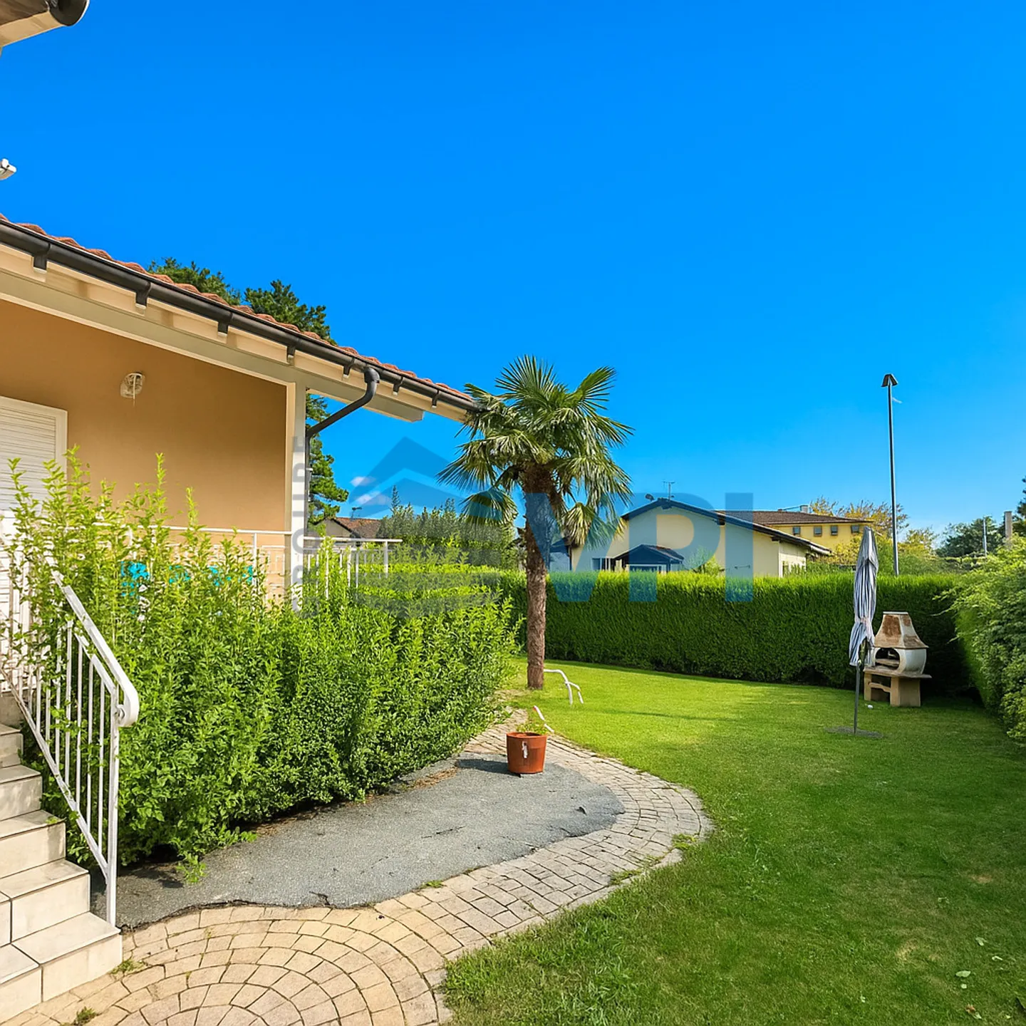 Casa singola in affitto - Foto 1 di 9