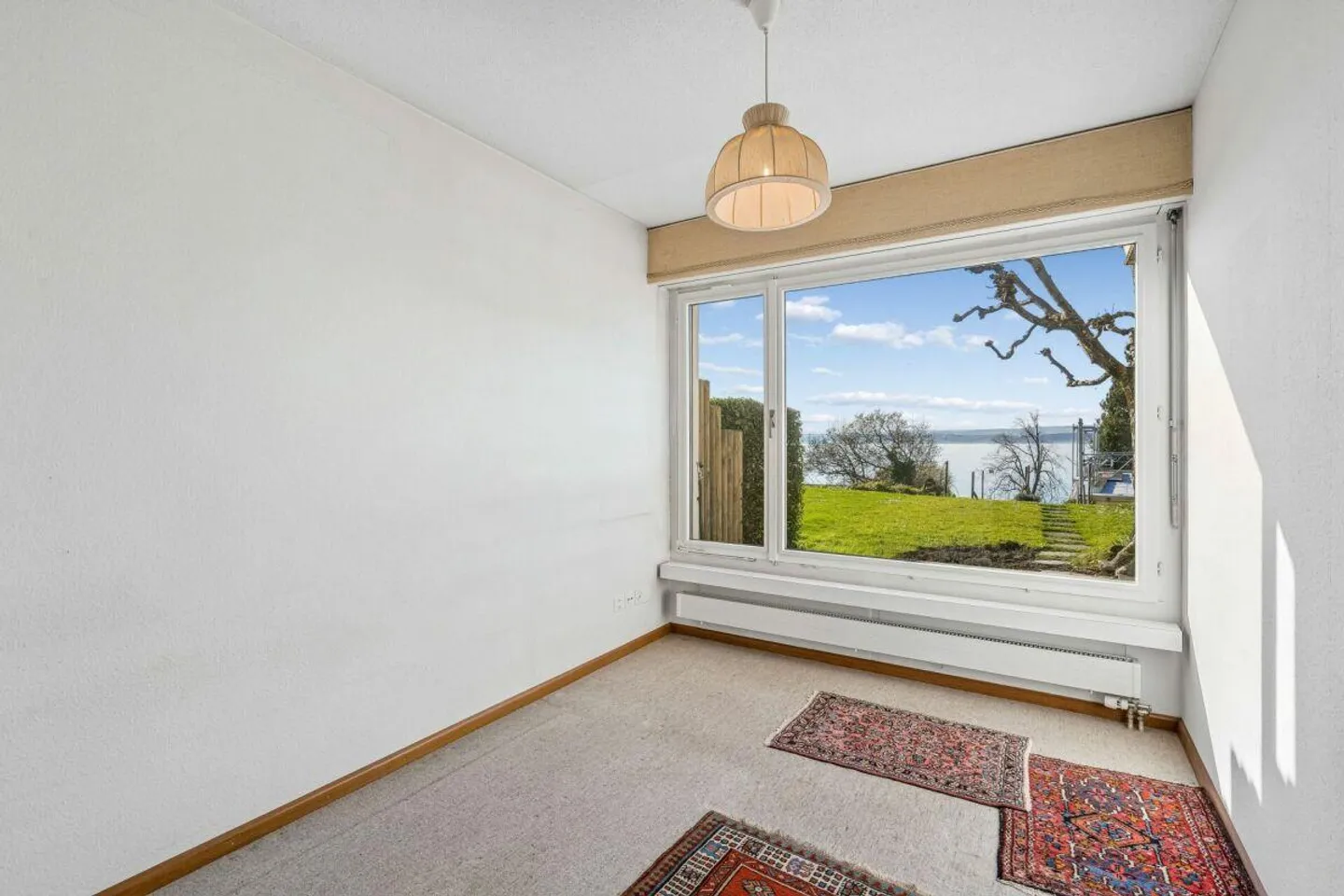 Living with a dream view of the lake in Oberwil - Photo 18 of 30