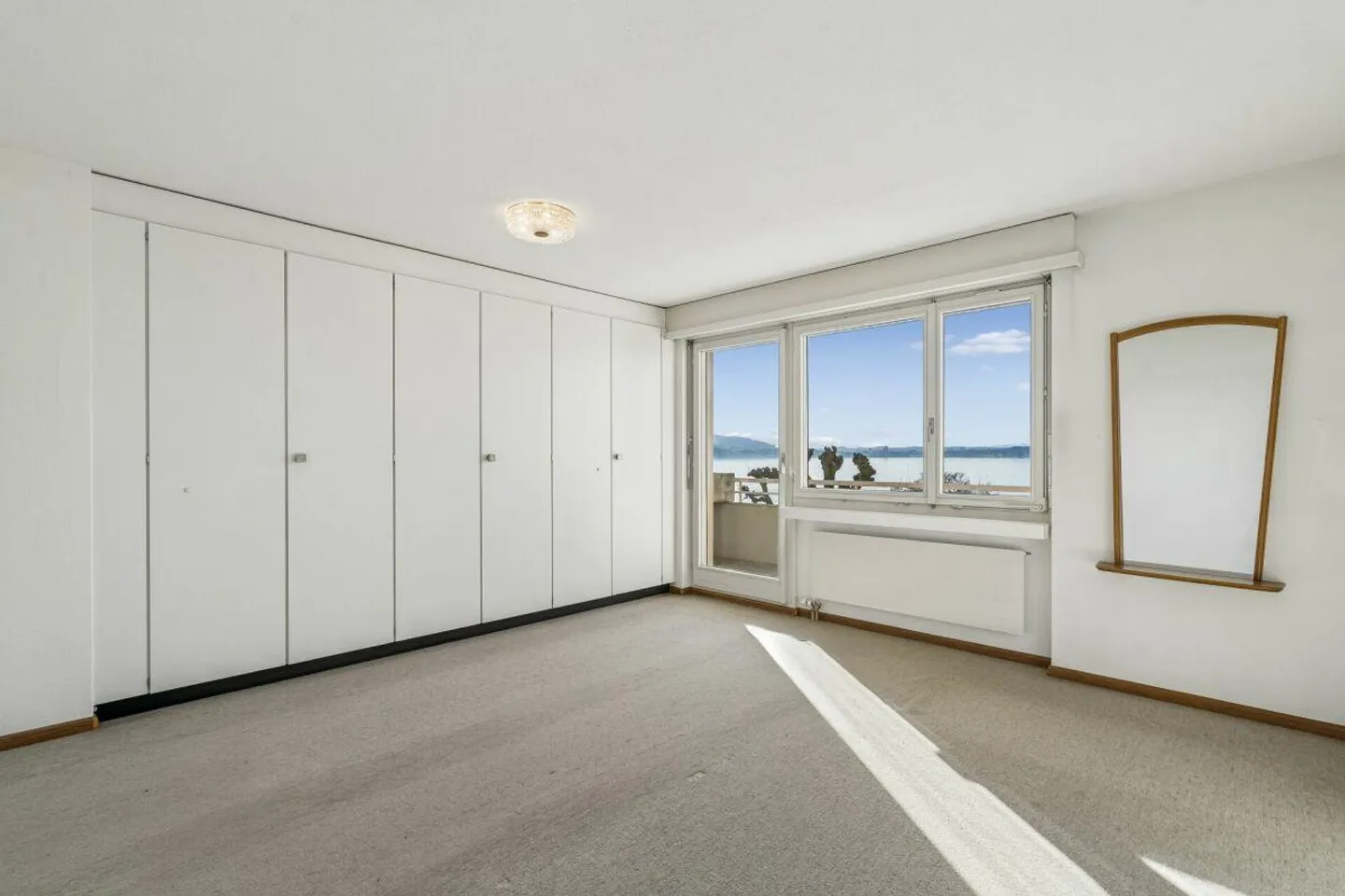 Living with a dream view of the lake in Oberwil - Photo 20 of 30