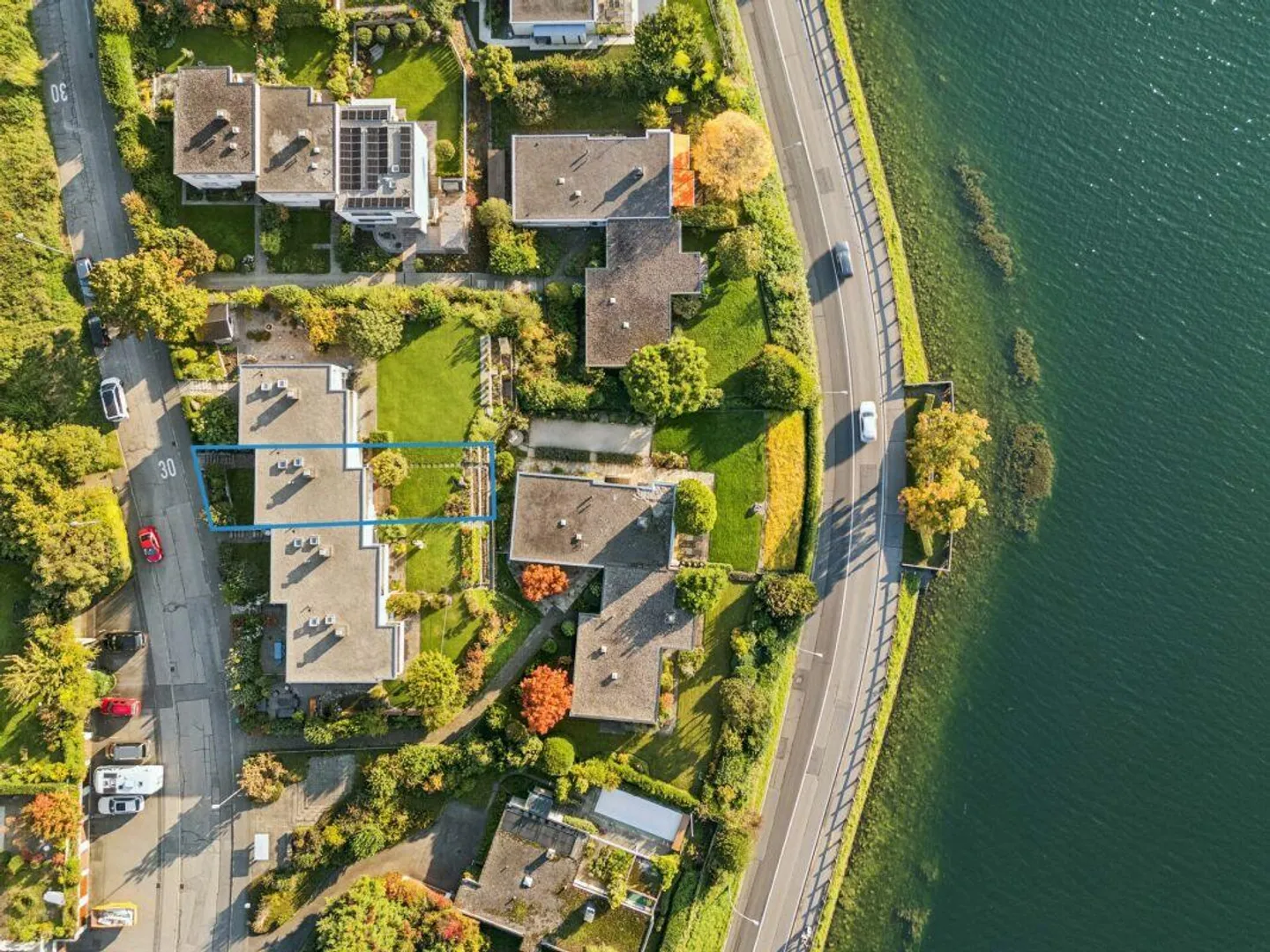 Living with a dream view of the lake in Oberwil - Photo 27 of 30