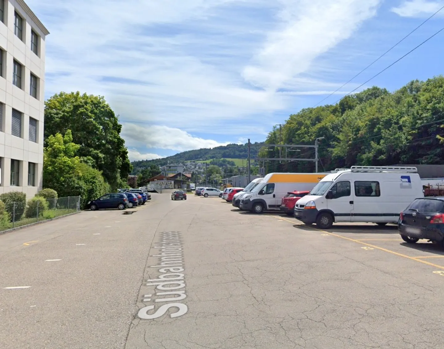 Parking spaces directly at the Weissenbühl train station in Bern - Photo 1 of 1