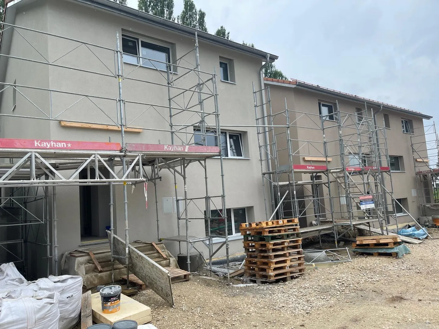 Modern Villas in Misery - Photo 2 of 9