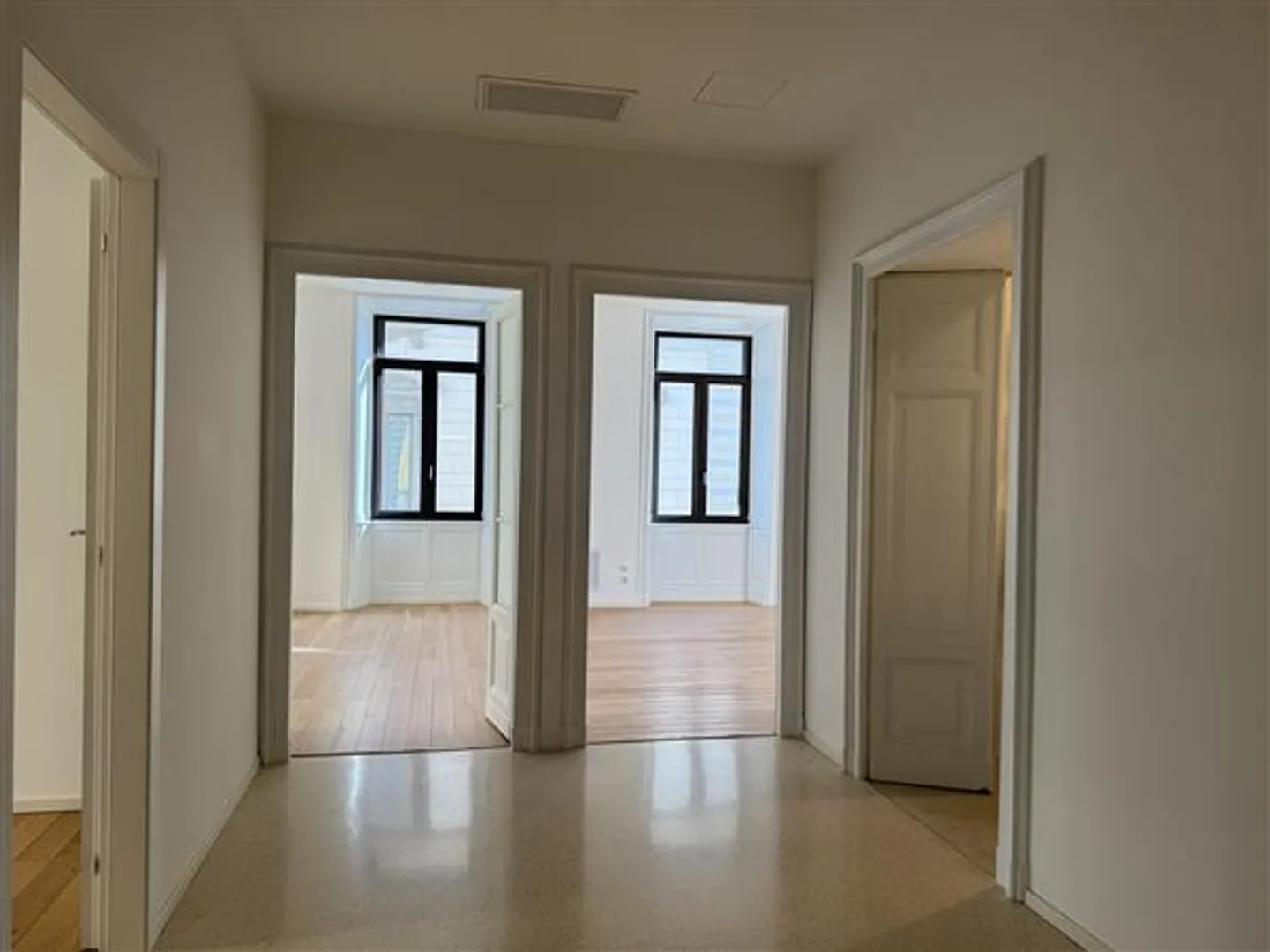 Lugano Luxury Apartment with Lake View - Photo 11 of 12