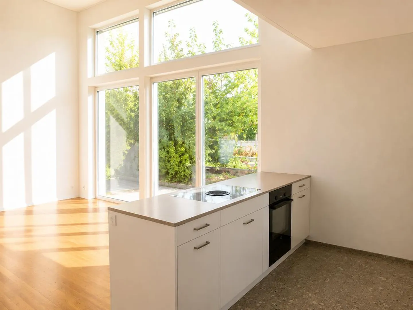 Moderne Maisonette mit Garten - Foto 3 von 11